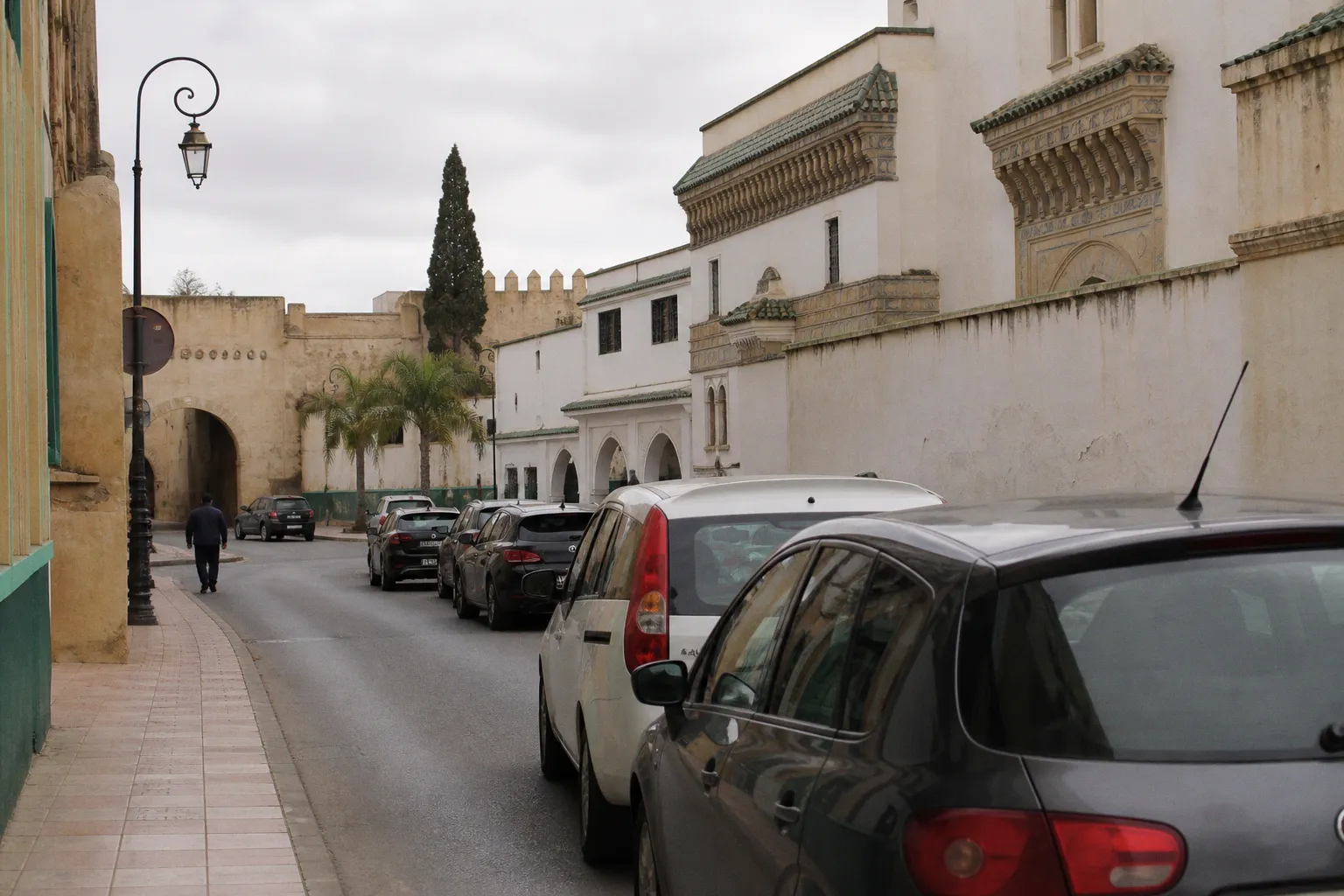 Alquiler de coches en Mequinez (Marruecos): guía práctica