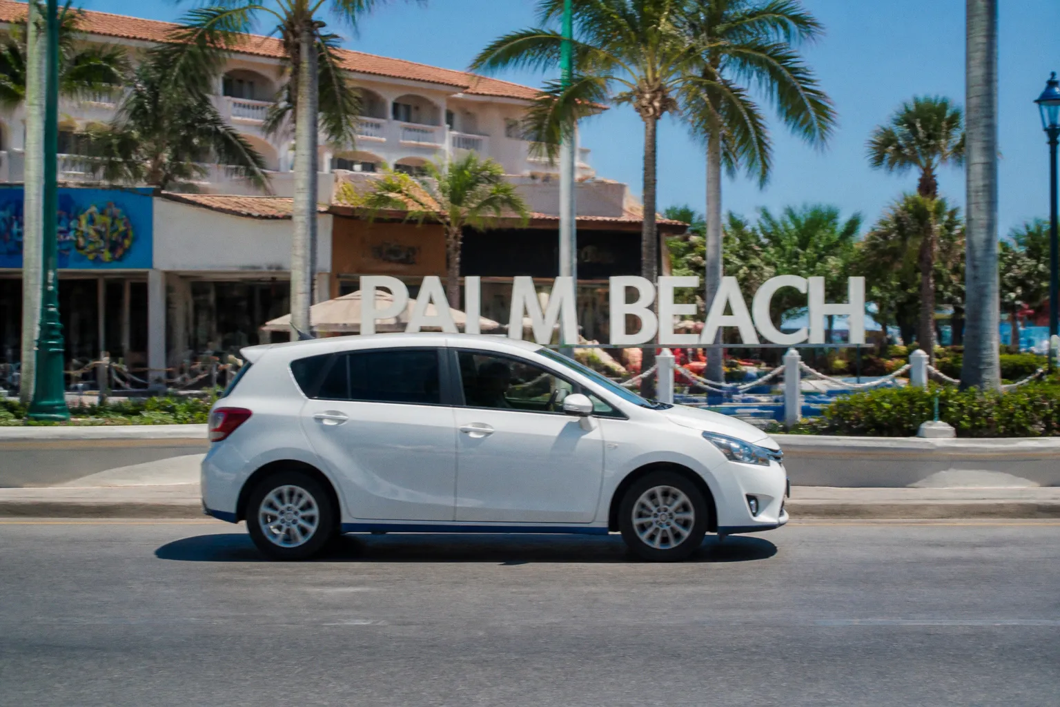 Alquiler de coches en Palm Beach (Aruba): guía práctica