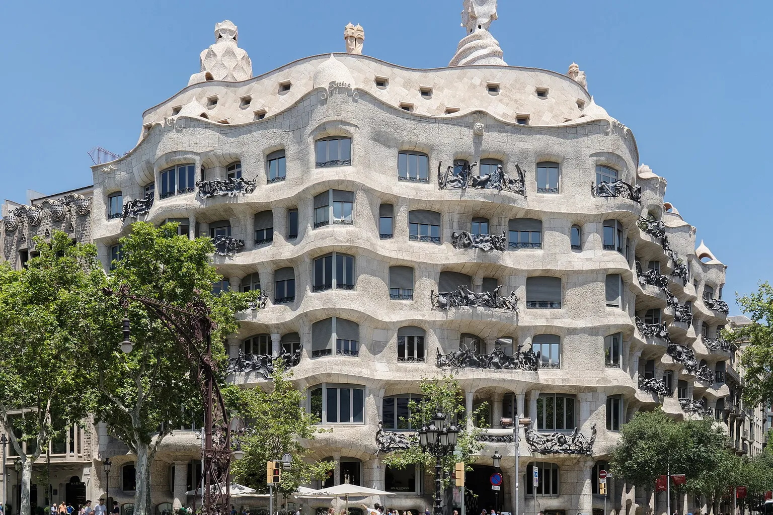 Entradas para la Casa Milà: qué opción elegir según tu horario