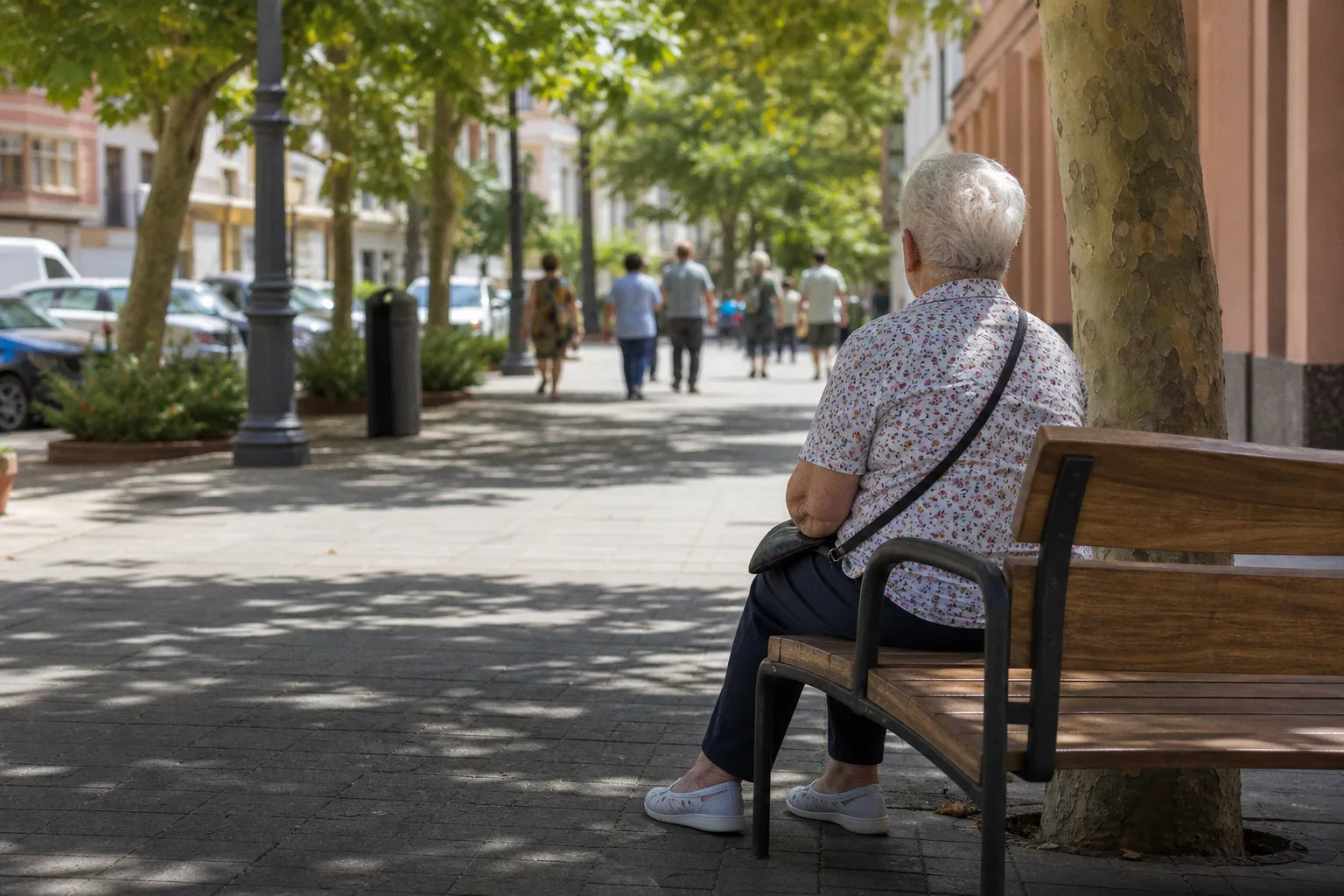 El impacto del mes de agosto en la soledad agravada de las personas mayores