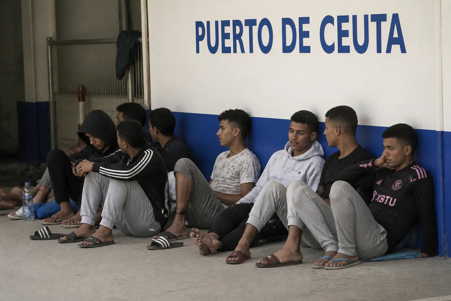 Tres comunidades autónomas rechazan el traslado de menores migrantes desde Ceuta