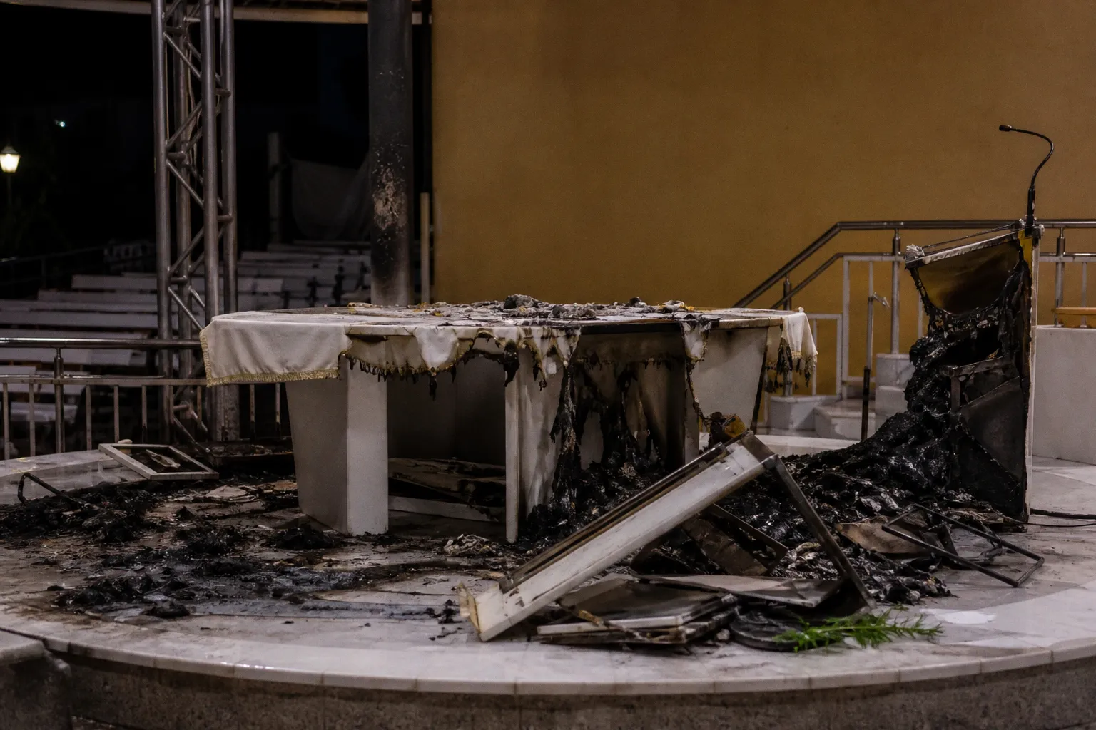 Vandalismo en el santuario de Medjugorje: queman el altar y profanan la imagen mariana